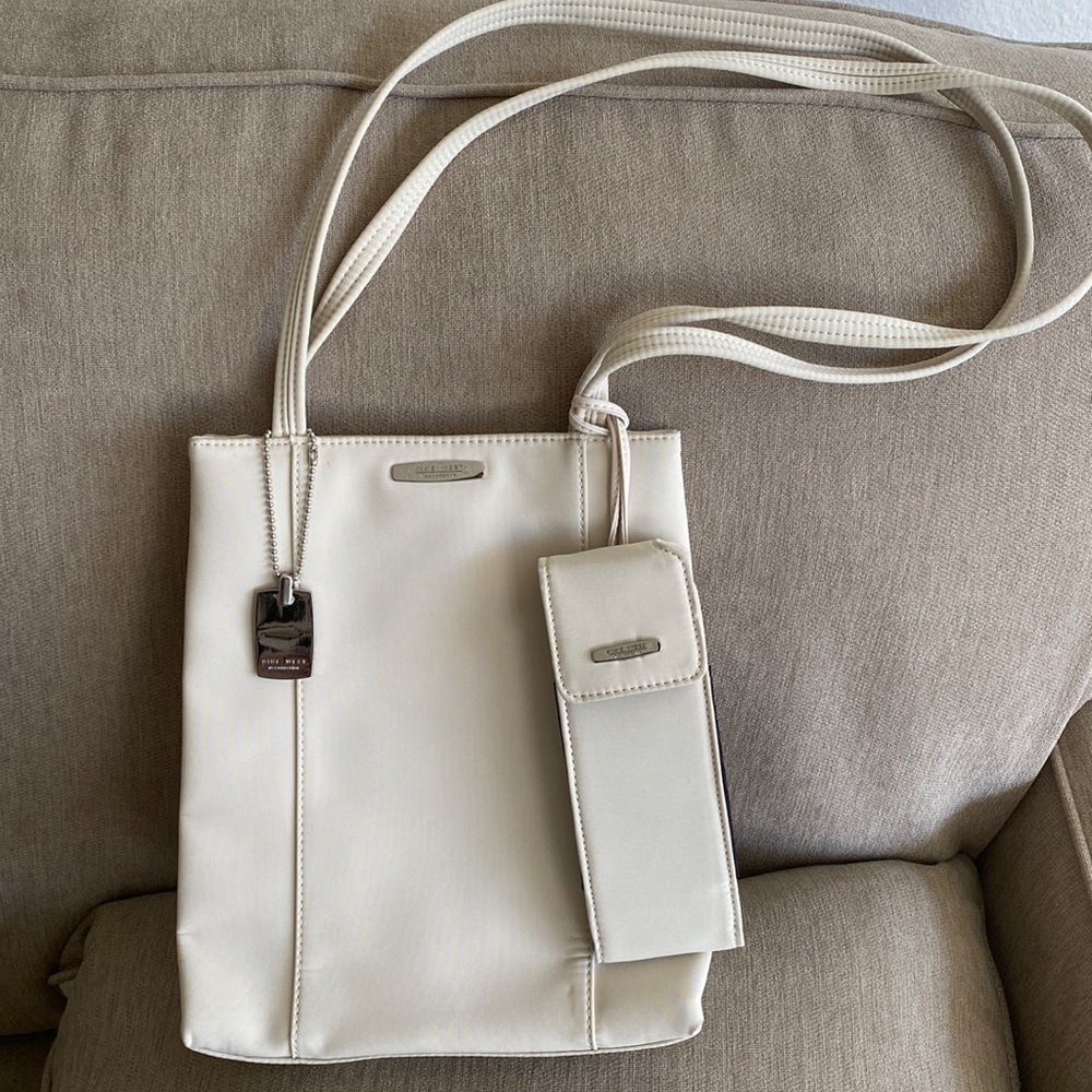 Nine West hand bag with sun glasses case